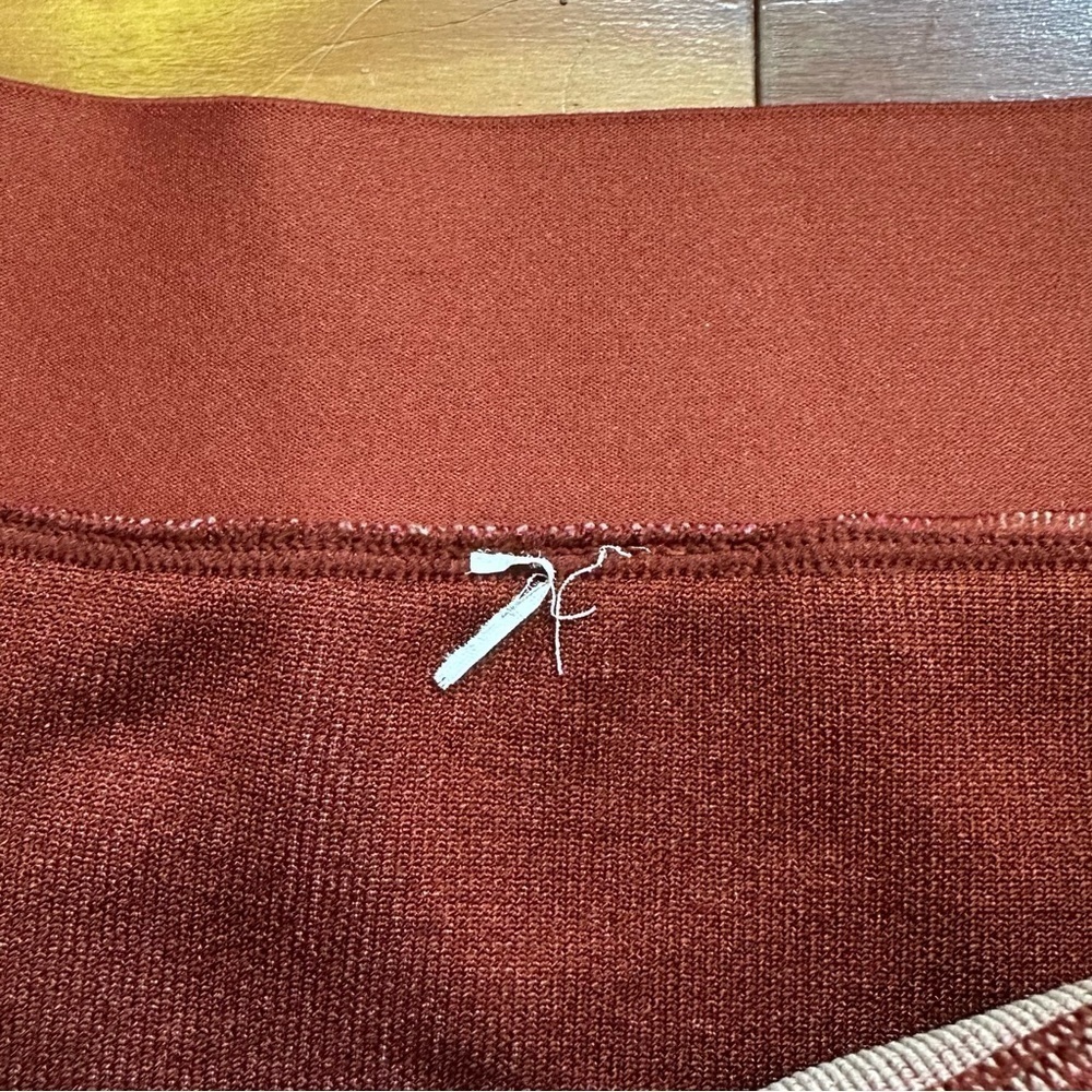 Fabletics Ultra High Waisted Seamless Stripe Leggings - Picture 7 of 10